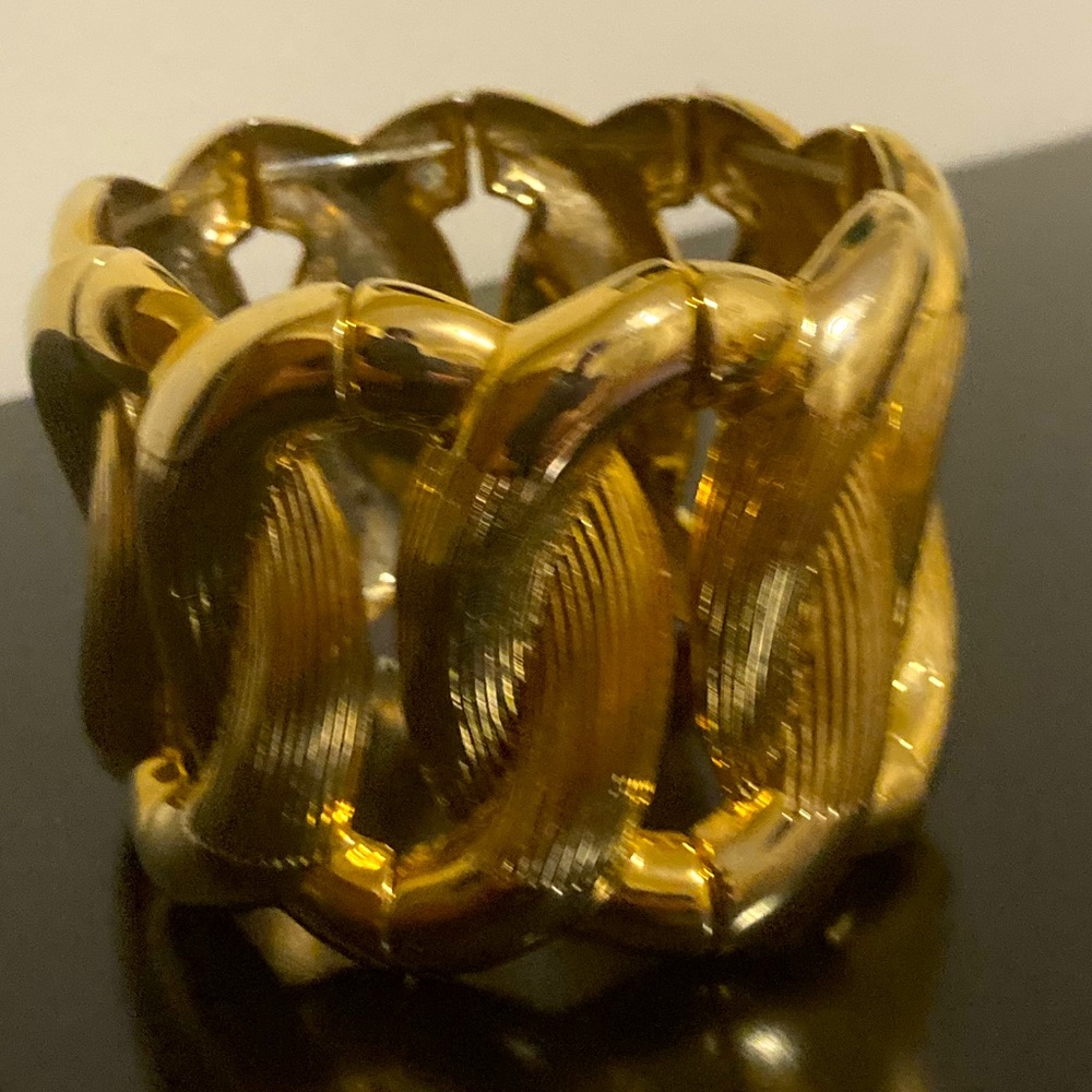 Beautiful Melania Trump bracelet in new condition